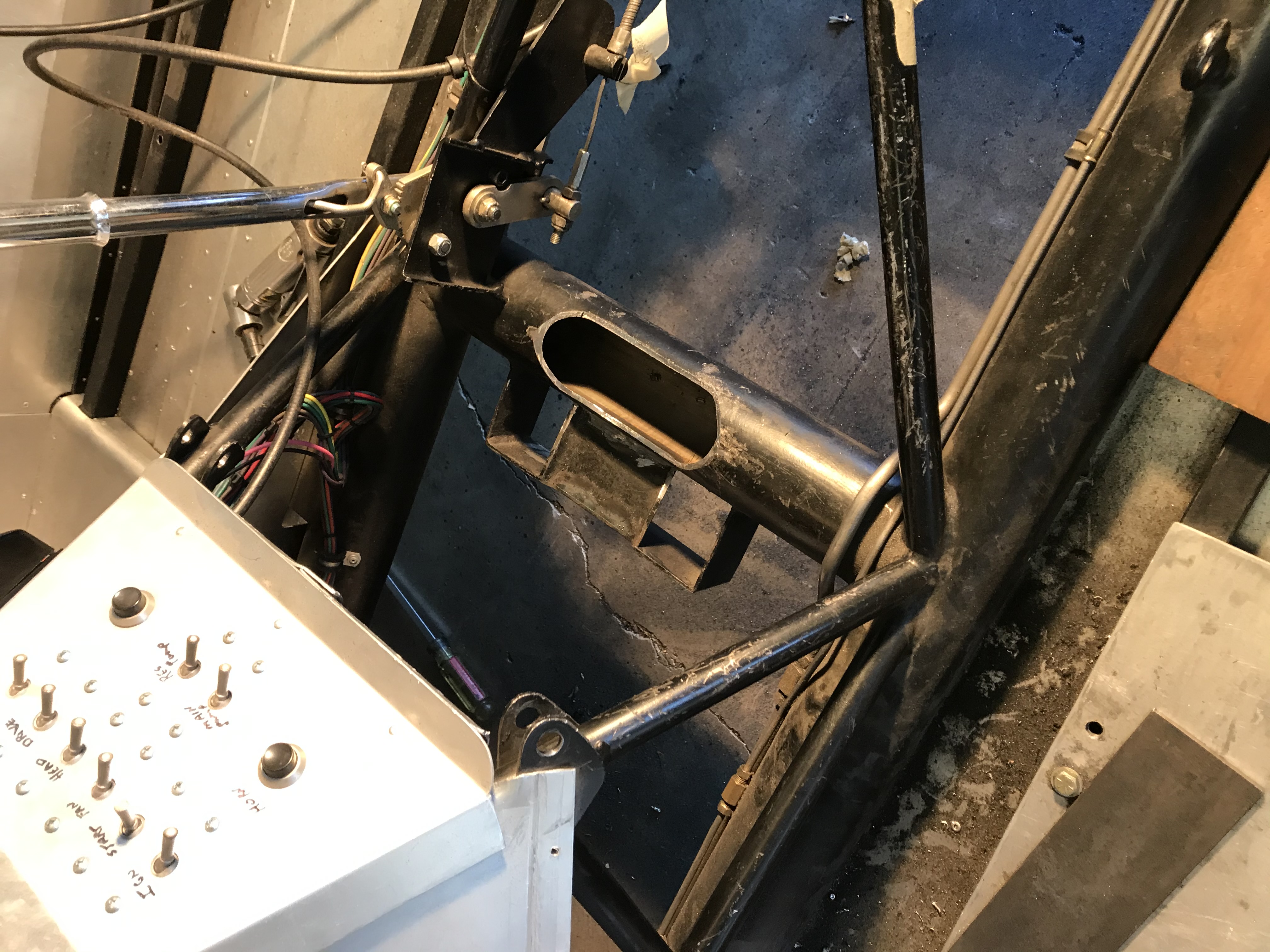 Daytona Coupe Cobra - Transmission Crossmember - Modifications